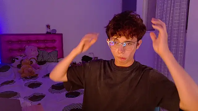 Snapshot of Dani_Dancer chatting on 8, 3, 2026 Dani Dancer online show from 8, 3, 2026