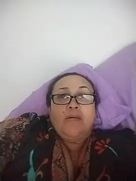 Nini Love  online show from 17, 7, 2026