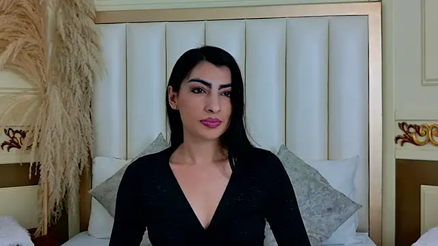 NinnaPiers online show from 6, 7, 2026