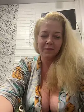 JenniferCarmen online show from 16, 12, 2025