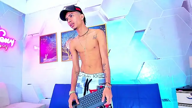 Alex jeins at online show from 15, 1, 2026