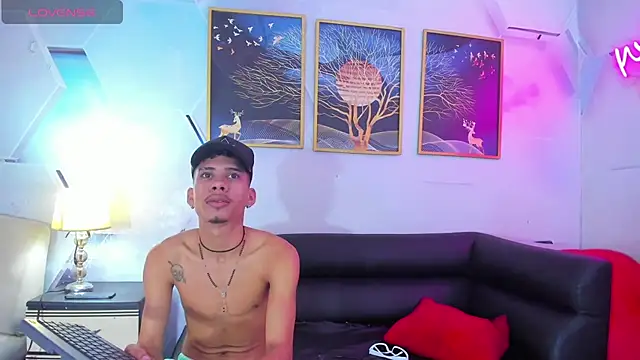 Alex jeins at online show from 1, 3, 2026