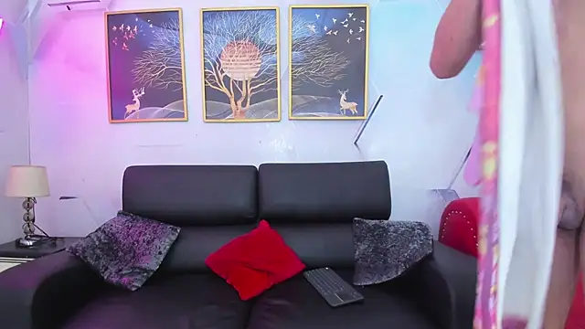 Alex jeins at online show from 14, 3, 2026