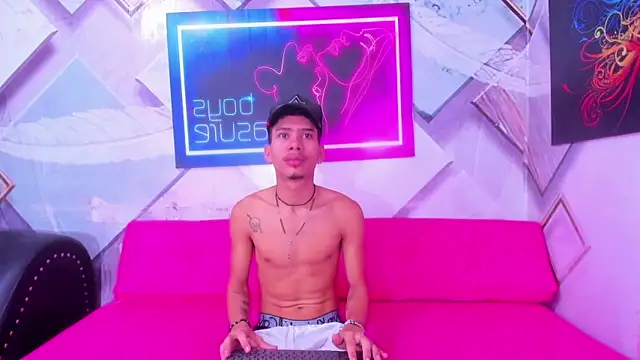 Alex jeins at online show from 16, 3, 2026