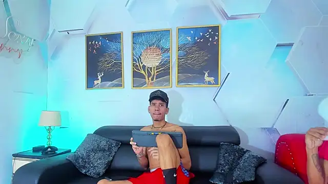 Alex jeins at online show from 19, 3, 2026