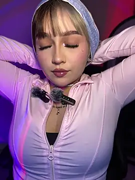 Daniela ruizz online show from 22, 4, 2026
