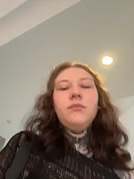 Snapshot of FionaMurr chatting on 16, 12, 2025 FionaMurr online show from 16, 12, 2025