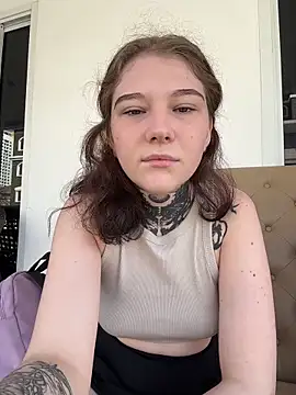 Snapshot of FionaMurr chatting on 18, 12, 2025 FionaMurr online show from 18, 12, 2025