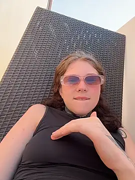 Snapshot of FionaMurr chatting on 22, 12, 2025 FionaMurr online show from 22, 12, 2025