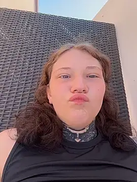 Snapshot of FionaMurr chatting on 23, 12, 2025 FionaMurr online show from 23, 12, 2025