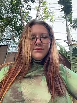 Snapshot of FionaMurr chatting on 8, 3, 2026 FionaMurr online show from 8, 3, 2026