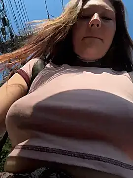 Snapshot of FionaMurr chatting on 11, 3, 2026 FionaMurr online show from 11, 3, 2026