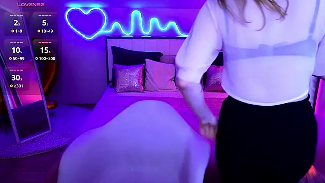 CarolainGilbert online show from 12, 3, 2026