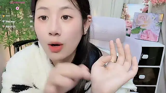 Snapshot of Yvonne-07 chatting on 13, 1, 2026 Yvonne-07 online show from 13, 1, 2026