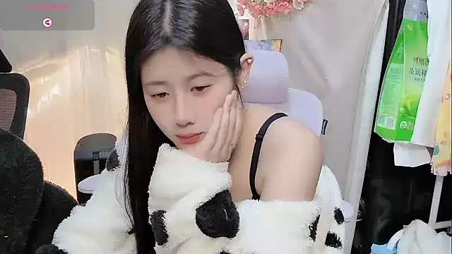 Snapshot of Yvonne-07 chatting on 15, 1, 2026 Yvonne-07 online show from 15, 1, 2026