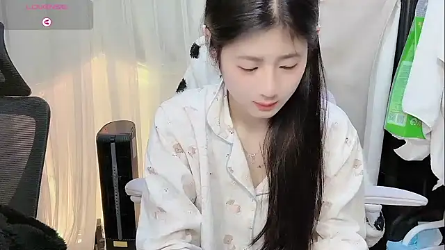 Snapshot of Yvonne-07 chatting on 15, 1, 2026 Yvonne-07 online show from 15, 1, 2026