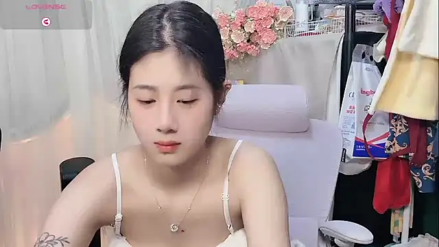 Snapshot of Yvonne-07 chatting on 9, 3, 2026 Yvonne-07 online show from 9, 3, 2026