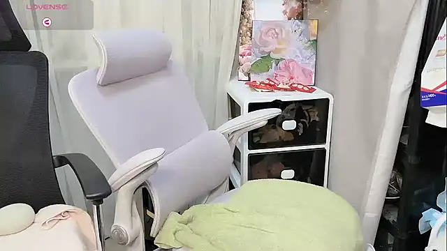 Snapshot of Yvonne-07 chatting on 14, 3, 2026 Yvonne-07 online show from 14, 3, 2026