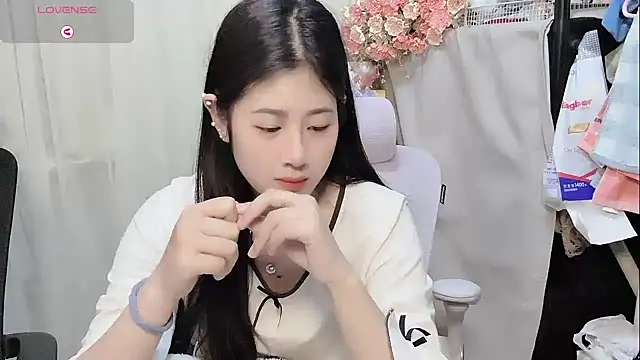 Snapshot of Yvonne-07 chatting on 17, 3, 2026 Yvonne-07 online show from 17, 3, 2026