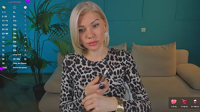 Lindsi Luvviv online show from 22, 6, 2026