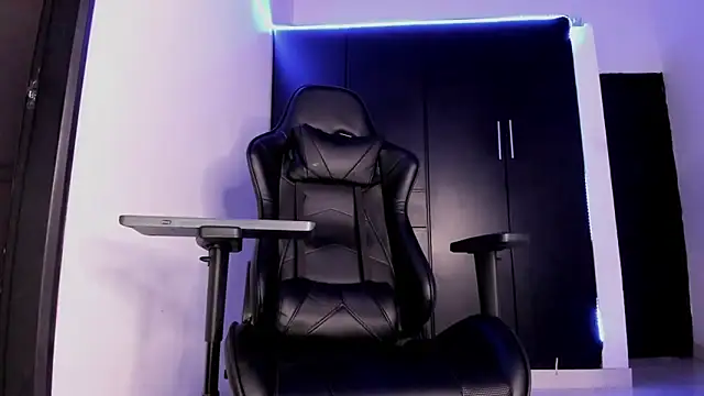 Snapshot of Liam_Mateo chatting on 11, 2, 2026 Liam Mateo online show from 11, 2, 2026