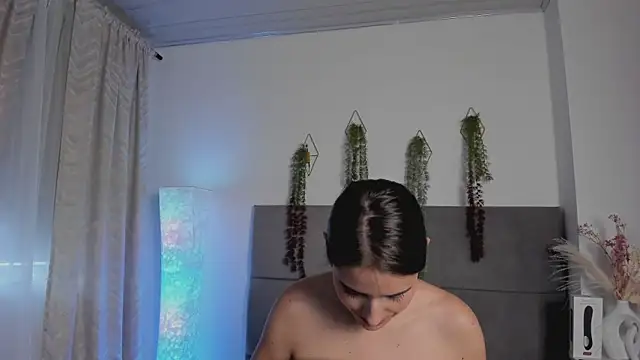 Snapshot of JulietaSnow chatting on 12, 3, 2026 JulietaSnow online show from 12, 3, 2026