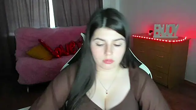 KisaModel online show from 4, 6, 2026