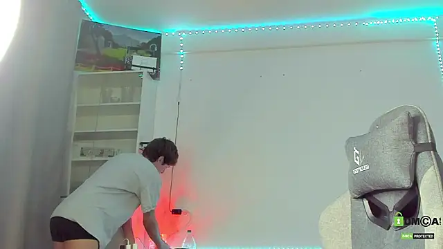 Snapshot of colestorm_ chatting on 5, 3, 2026 colestorm online show from 5, 3, 2026