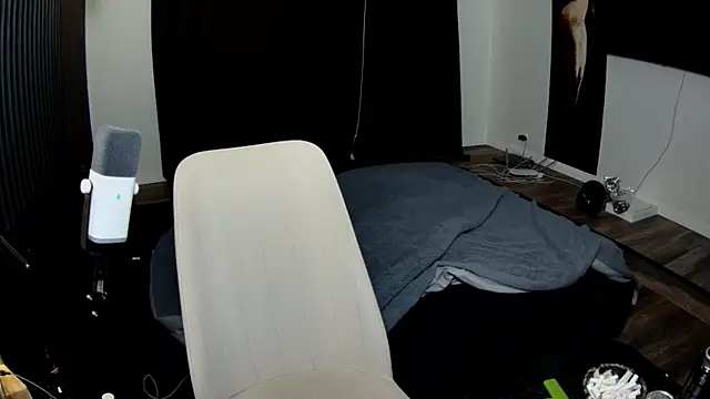 Nicole Pars online show from 3, 3, 2026