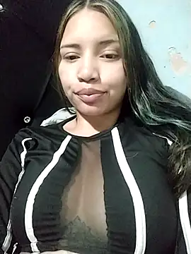 Snapshot of liliymike19 chatting on 14, 1, 2026 liliymike19 online show from 14, 1, 2026