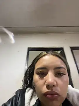Snapshot of liliymike19 chatting on 18, 1, 2026 liliymike19 online show from 18, 1, 2026