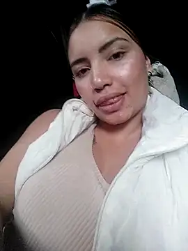 Snapshot of liliymike19 chatting on 5, 2, 2026 liliymike19 online show from 5, 2, 2026