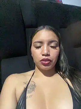 Snapshot of liliymike19 chatting on 13, 2, 2026 liliymike19 online show from 13, 2, 2026