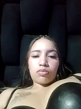 Snapshot of liliymike19 chatting on 18, 2, 2026 liliymike19 online show from 18, 2, 2026