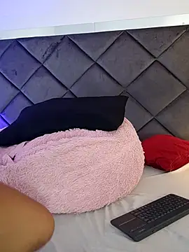 LunaaCurly online show from 19, 12, 2025