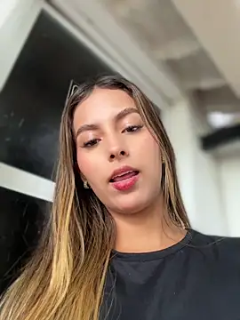 Snapshot of Valeria-escobar chatting on 5, 8, 2026 Valeria-escobar online show from 5, 8, 2026