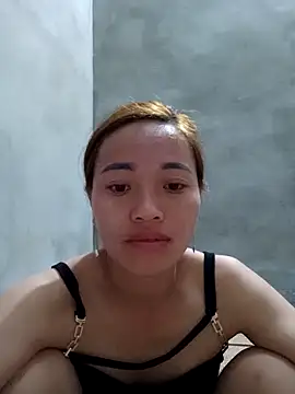 Snapshot of little-effy chatting on 21, 12, 2025 little-effy online show from 21, 12, 2025