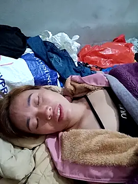 Snapshot of little-effy chatting on 21, 12, 2025 little-effy online show from 21, 12, 2025