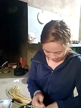 Snapshot of little-effy chatting on 2, 3, 2026 little-effy online show from 2, 3, 2026