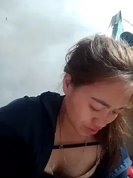 Snapshot of little-effy chatting on 4, 3, 2026 little-effy online show from 4, 3, 2026