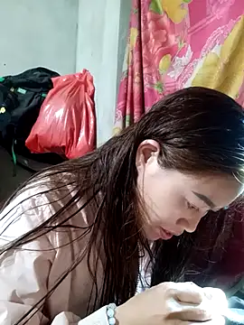 Snapshot of little-effy chatting on 7, 3, 2026 little-effy online show from 7, 3, 2026