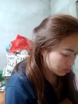 Snapshot of little-effy chatting on 11, 3, 2026 little-effy online show from 11, 3, 2026