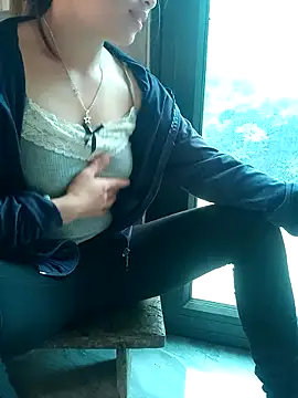 little-effy online show from 21, 6, 2026