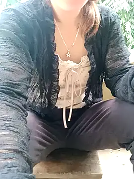 little-effy online show from 15, 7, 2026