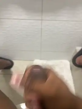 Snapshot of Comeonmyhouse22cm chatting on 11, 2, 2026 Comeonmyhouse22cm online show from 11, 2, 2026