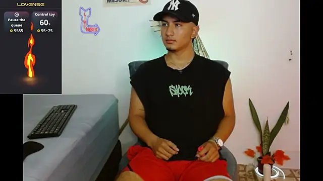 Snapshot of kyro_estrada chatting on 7, 3, 2026 kyro estrada online show from 7, 3, 2026