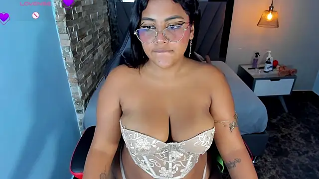 BRIANA Z online show from 23, 7, 2026
