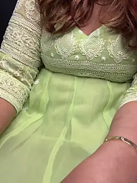 Snapshot of butterflyslay chatting on 3, 2, 2026 butterflyslay online show from 3, 2, 2026