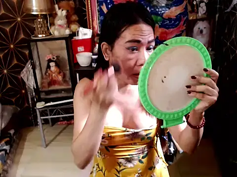 Snapshot of SadisticQueenTS chatting on 8, 3, 2026 SadisticQueenTS online show from 8, 3, 2026