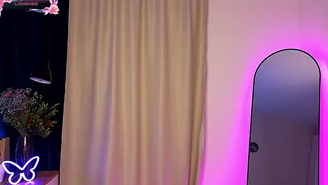 Snapshot of natur_ella chatting on 10, 2, 2026 natur ella online show from 10, 2, 2026